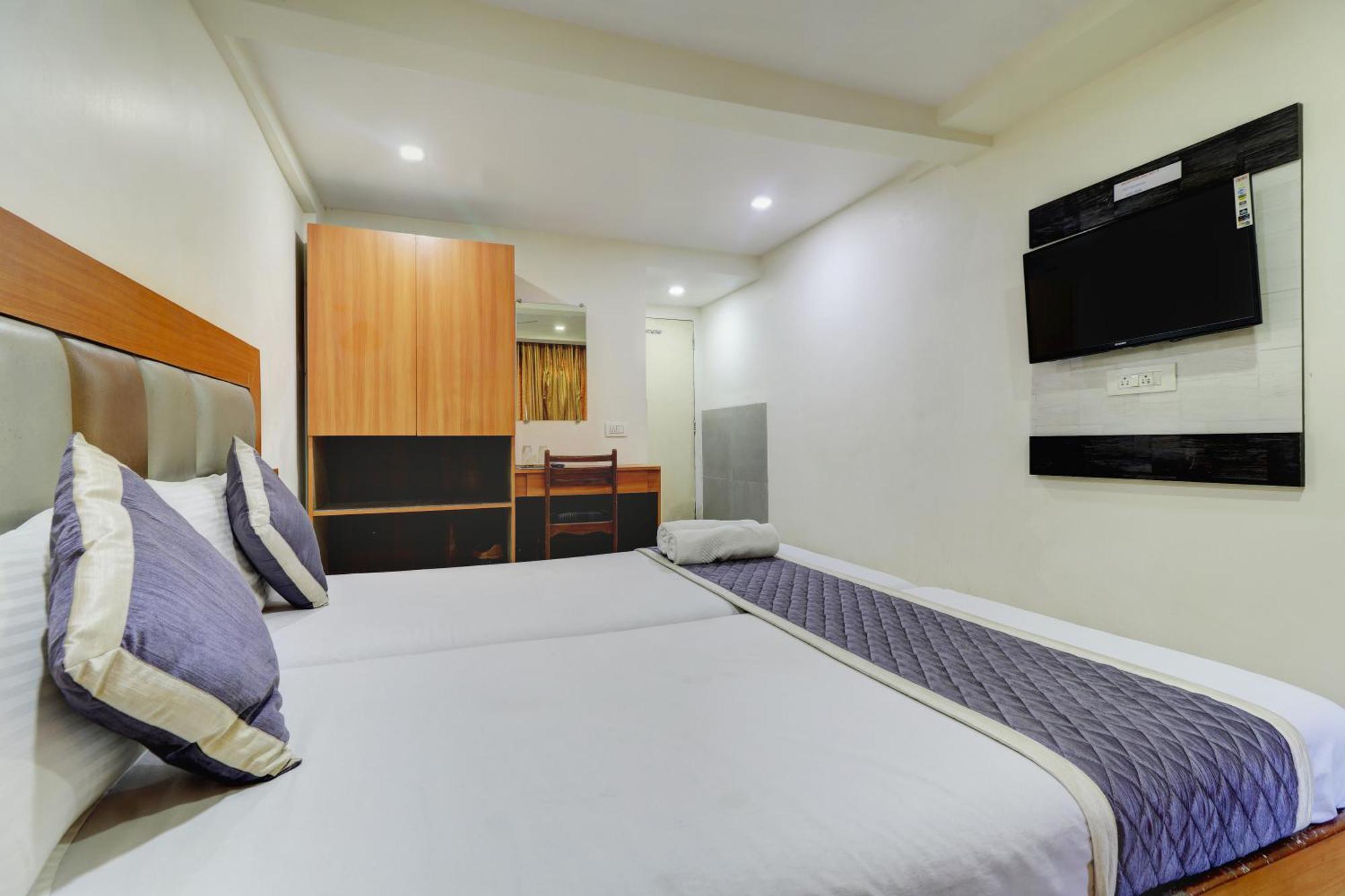Hotel New Sarovar Grand Панвел Экстерьер фото