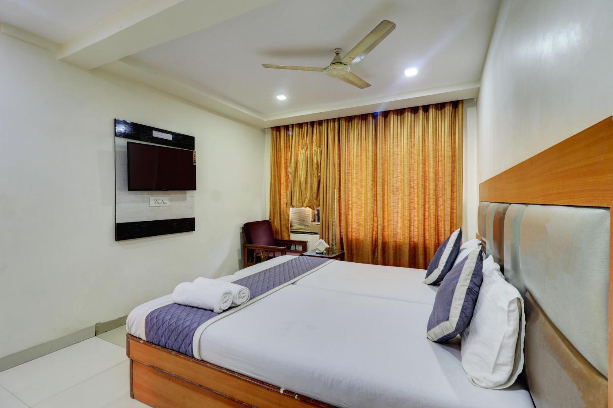 Hotel New Sarovar Grand Панвел Экстерьер фото