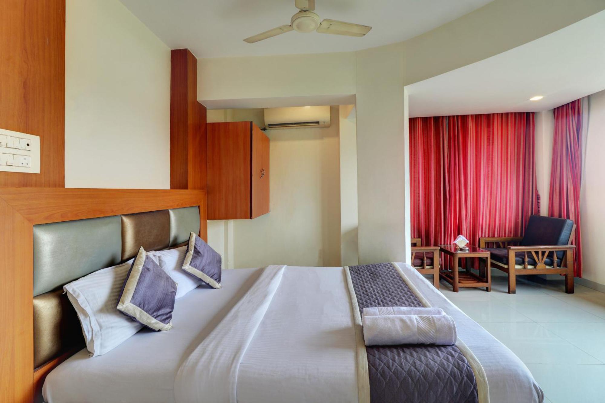 Hotel New Sarovar Grand Панвел Экстерьер фото